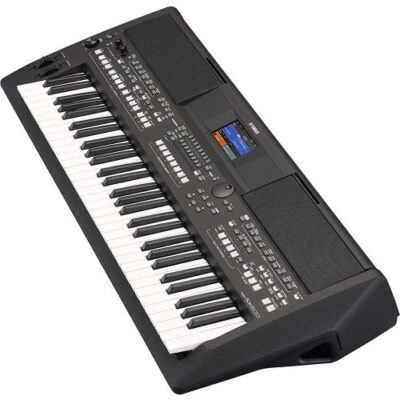 Yamaha PSR-SX600 61-key Electronic Keyboard